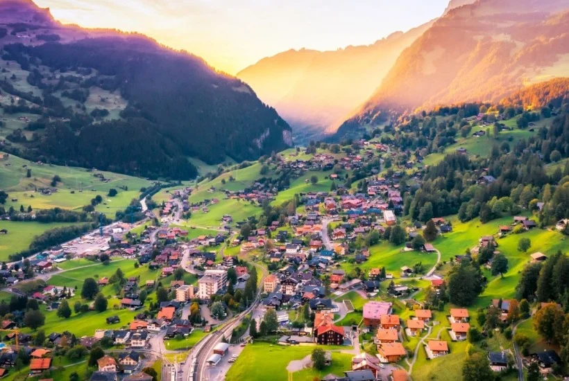 Какво да проверим при покупка на къща в село